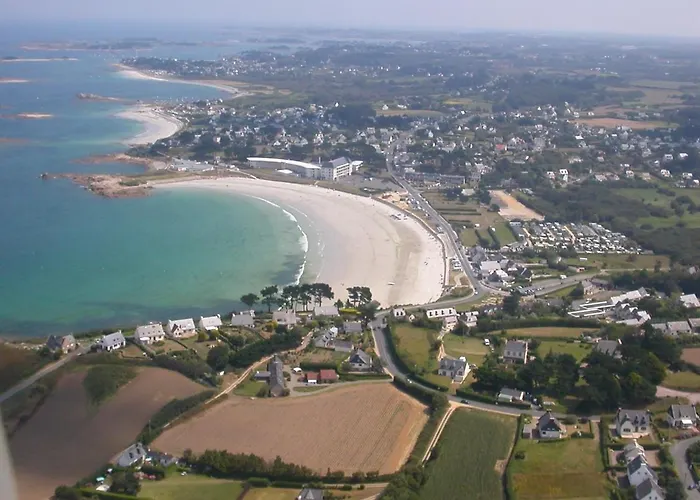 Residence Les Trois Mats A Trestel, En Bord De Mer, Sur La Cote De Granit Rose